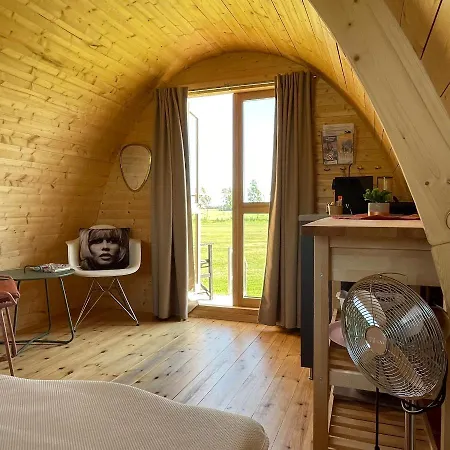 Polderpods Of Tipi Naast Stad - Buitenplaats Molenwei Leidschendam