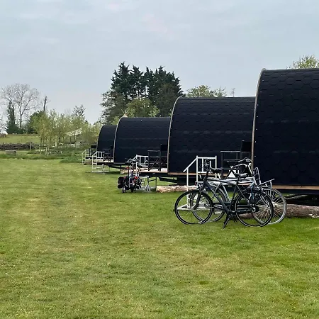 Polderpods of Tipi naast stad - Buitenplaats Molenwei Camping Leidschendam