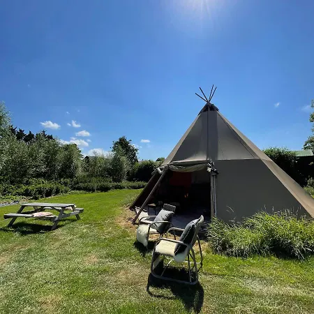 Polderpods of Tipi naast stad - Buitenplaats Molenwei * Leidschendam