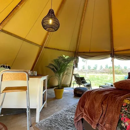 Polderpods of Tipi naast stad - Buitenplaats Molenwei Camping Leidschendam