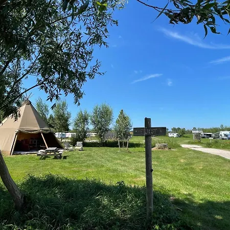 Polderpods of Tipi naast stad - Buitenplaats Molenwei